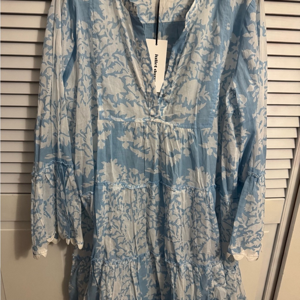 NWT Juliet Dunn Pastel Blue and White Palladio  Flared Sleeve Dress